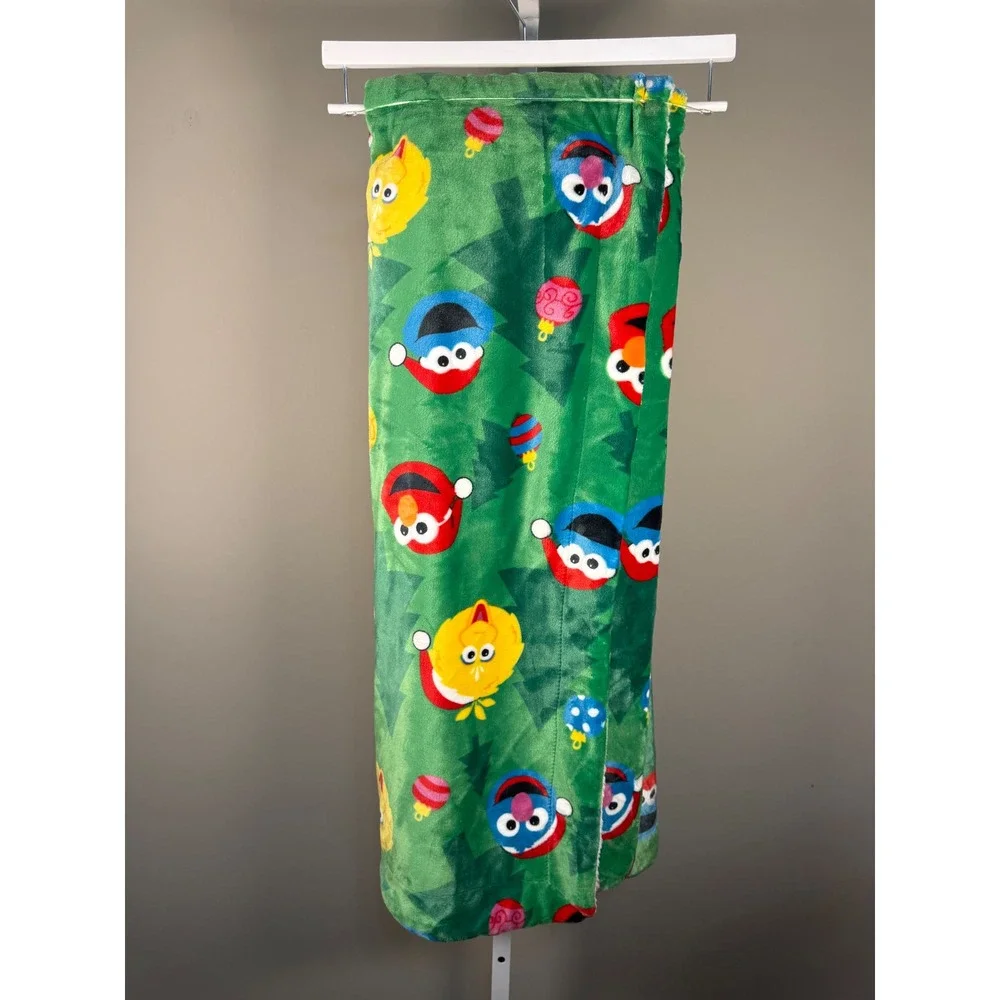 Sesame Street Christmas Holiday Sherpa Throw Blanket 50x70 NWT Soft
